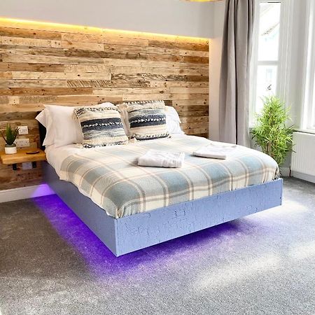 Cloud9 Guest House - By Coastline Retreats - Newly Renovated, Beautiful Ensuite Rooms Near Seafront In Town Centre, Netflix, Superfast Wifi, Communal Kitchen Bournemouth Ngoại thất bức ảnh