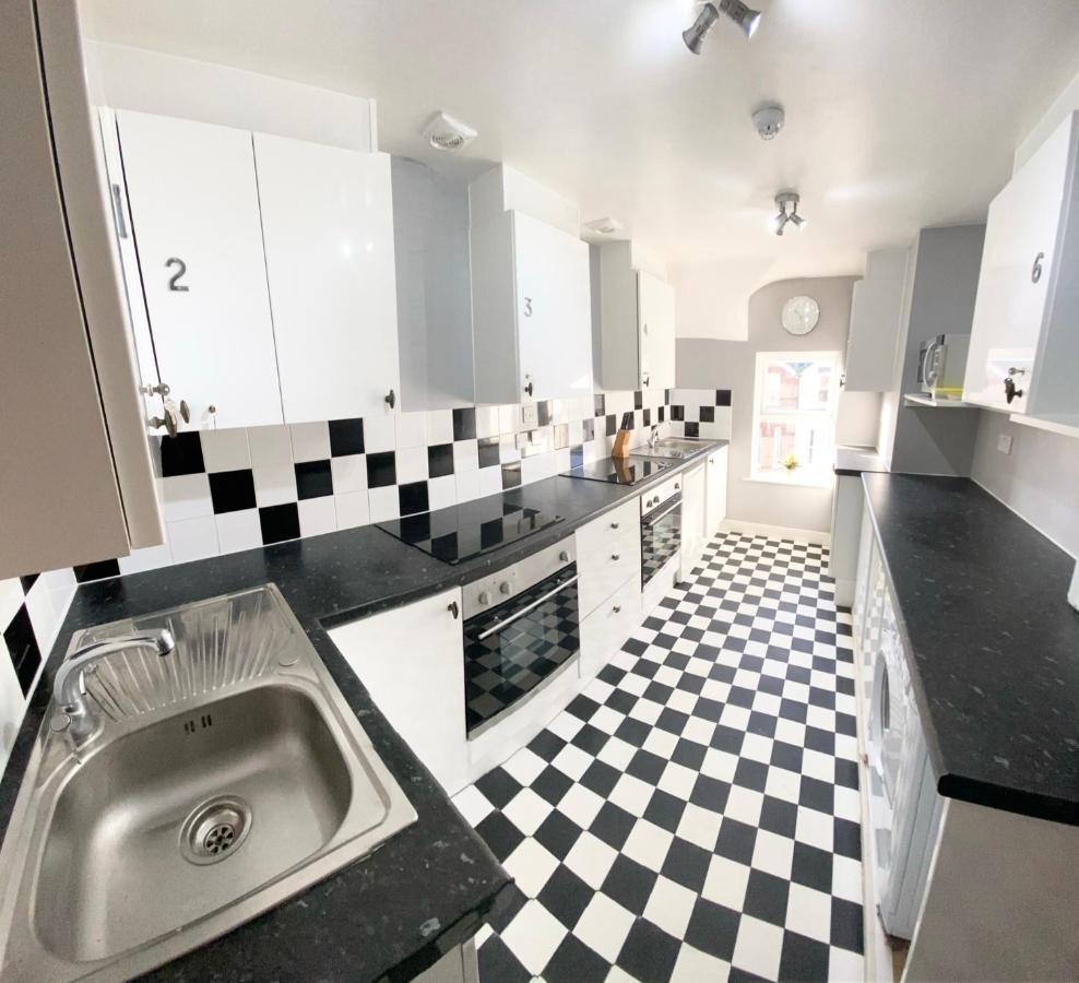 Cloud9 Guest House - By Coastline Retreats - Newly Renovated, Beautiful Ensuite Rooms Near Seafront In Town Centre, Netflix, Superfast Wifi, Communal Kitchen Bournemouth Ngoại thất bức ảnh
