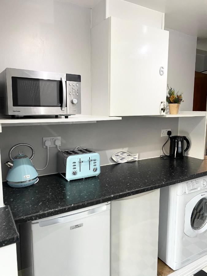 Cloud9 Guest House - By Coastline Retreats - Newly Renovated, Beautiful Ensuite Rooms Near Seafront In Town Centre, Netflix, Superfast Wifi, Communal Kitchen Bournemouth Ngoại thất bức ảnh