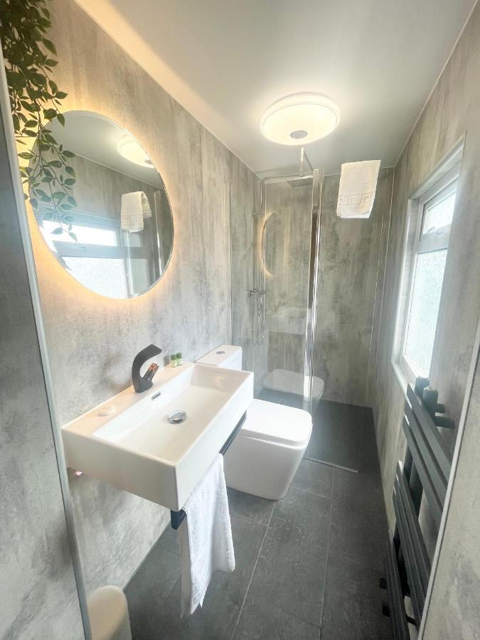 Cloud9 Guest House - By Coastline Retreats - Newly Renovated, Beautiful Ensuite Rooms Near Seafront In Town Centre, Netflix, Superfast Wifi, Communal Kitchen Bournemouth Ngoại thất bức ảnh