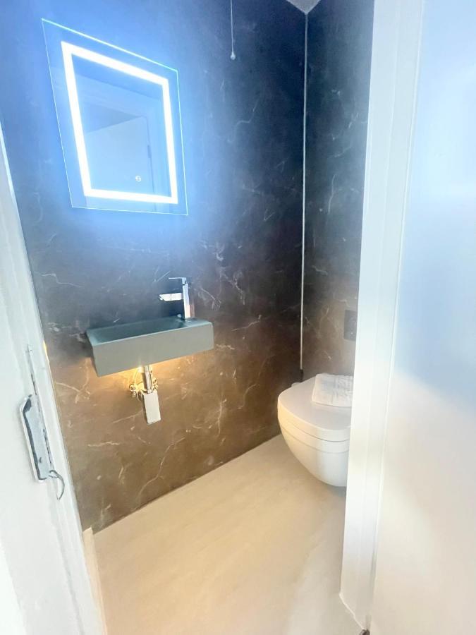 Cloud9 Guest House - By Coastline Retreats - Newly Renovated, Beautiful Ensuite Rooms Near Seafront In Town Centre, Netflix, Superfast Wifi, Communal Kitchen Bournemouth Ngoại thất bức ảnh