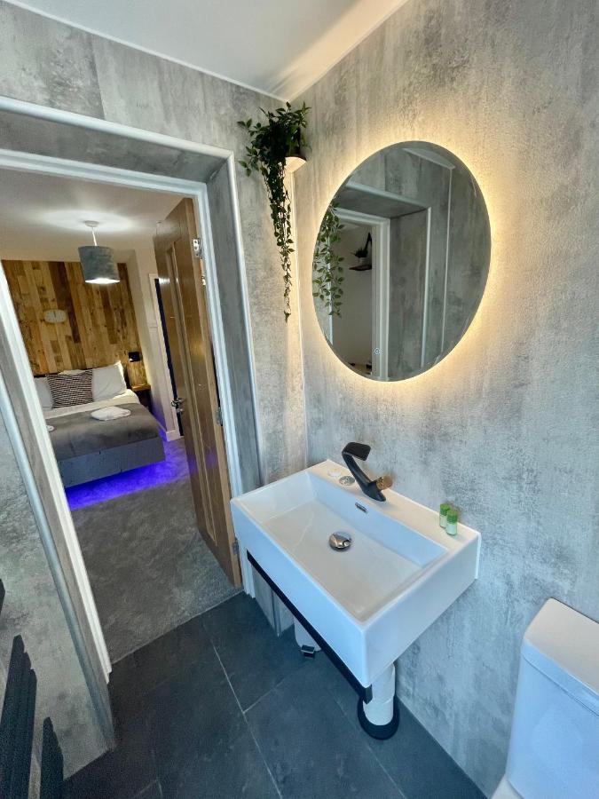 Cloud9 Guest House - By Coastline Retreats - Newly Renovated, Beautiful Ensuite Rooms Near Seafront In Town Centre, Netflix, Superfast Wifi, Communal Kitchen Bournemouth Ngoại thất bức ảnh